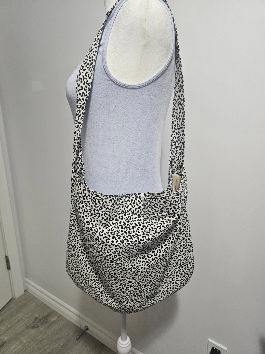8 Seconds Leopard Print Shoulder Bag