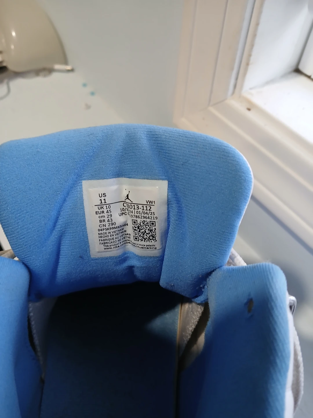 Air Jordan 12 Retro "UNC" – Size 11 - photo 4