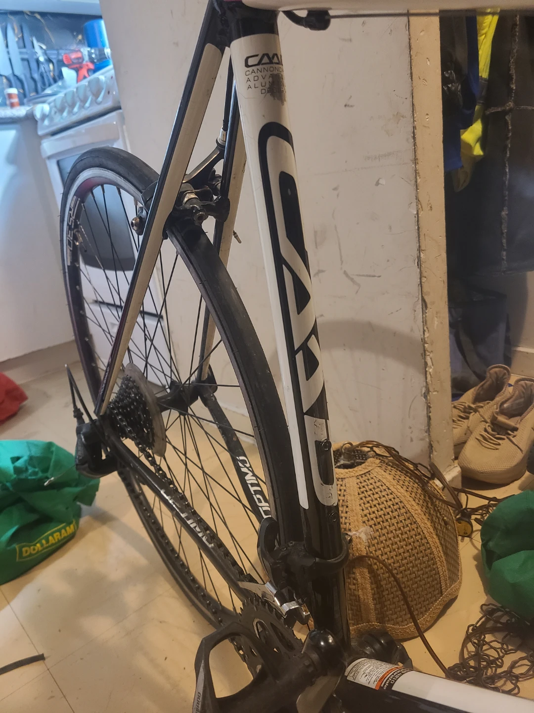 Cannondale Road Bike - photo 5