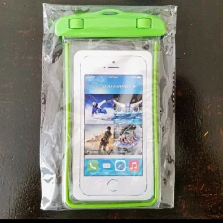 Universal Waterproof Phone Case 🥕