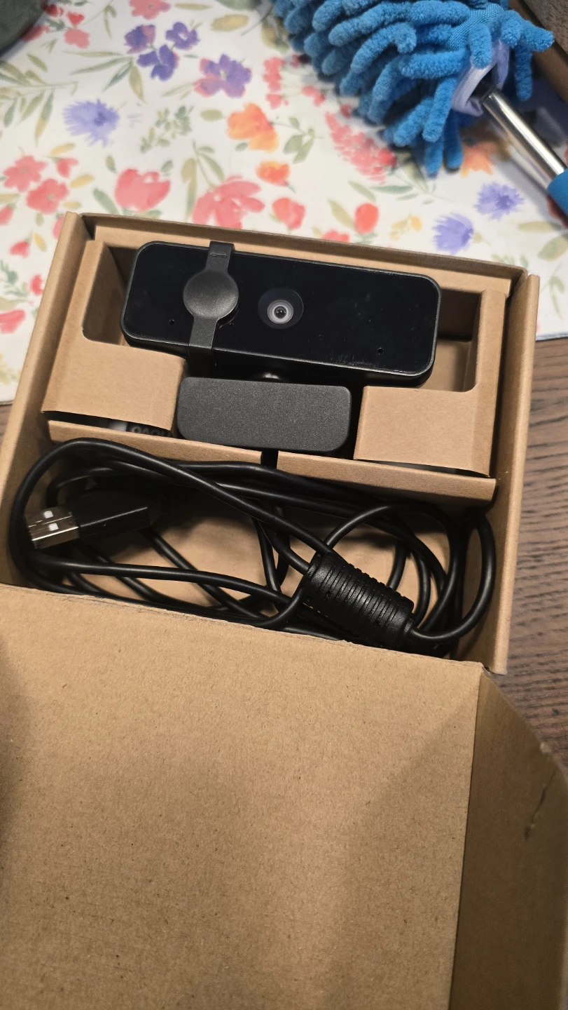 Lenovo Essential FHD Webcam - Black