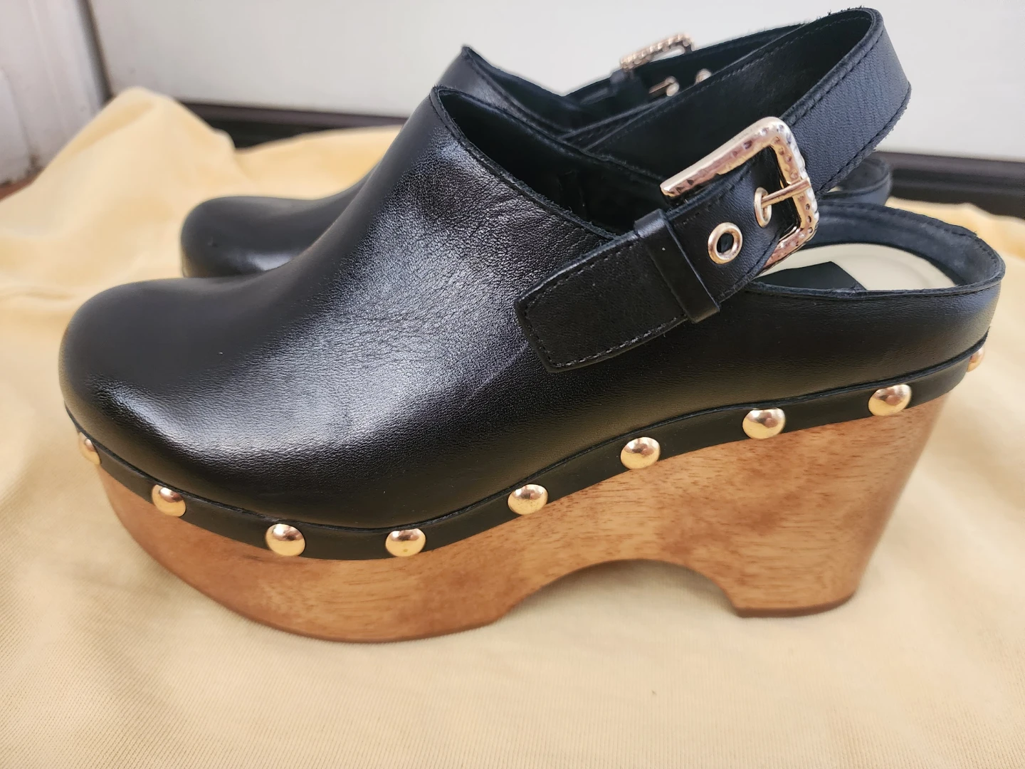 Dolce Vita Black Leather Clog Heeled Sandals - photo 2