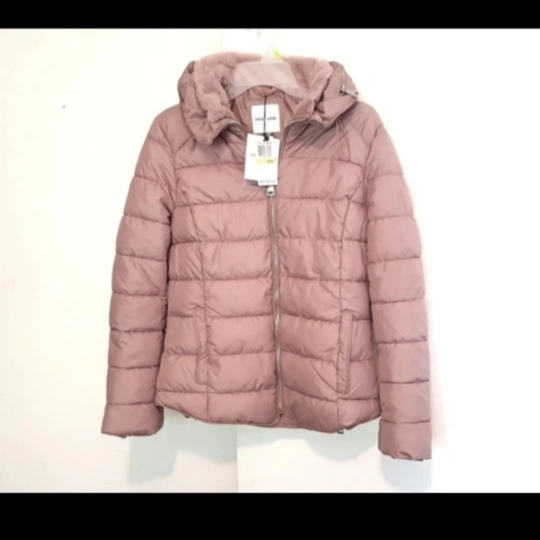 NEW Women's pink puffer winter jacket 🧡