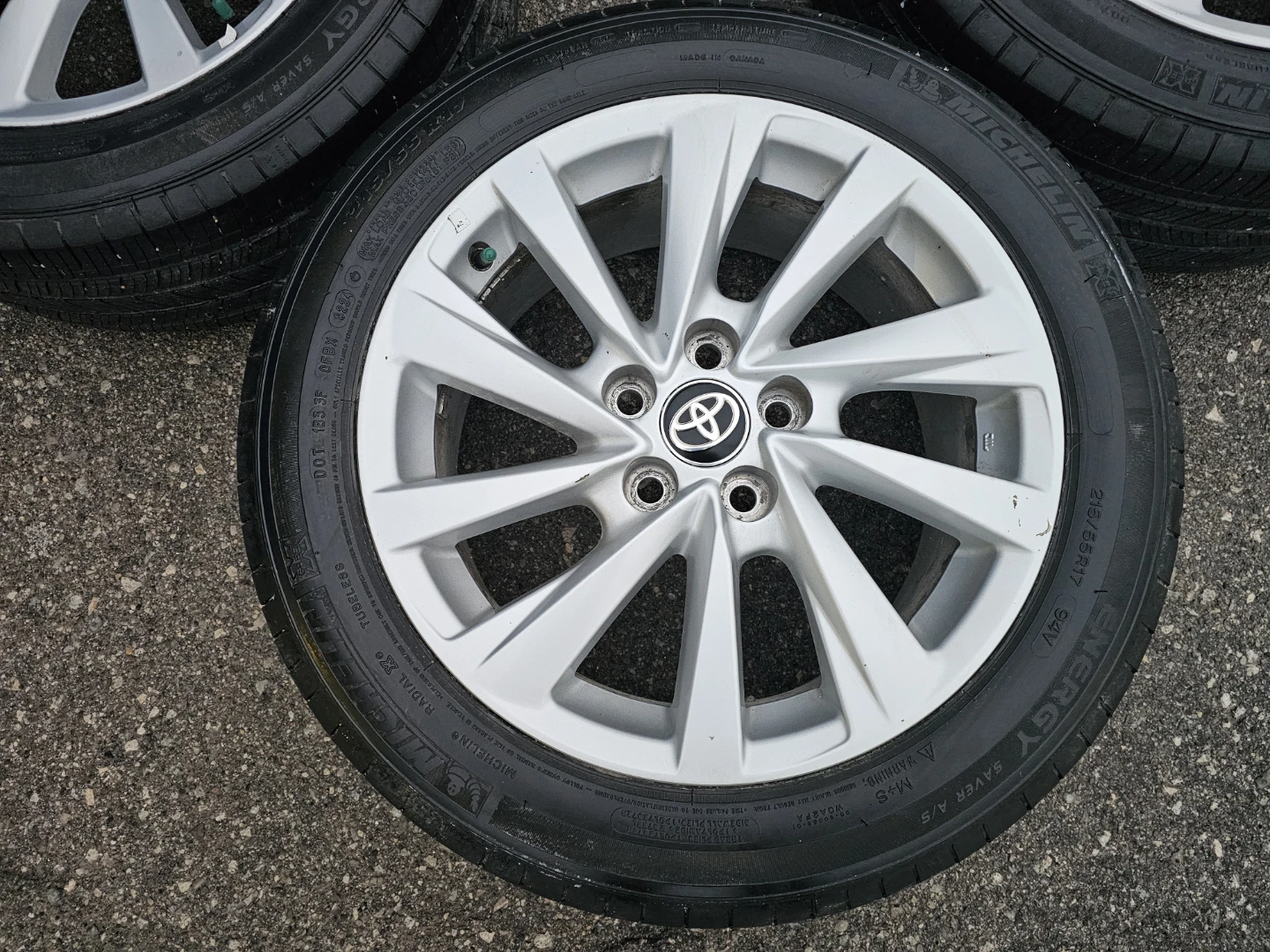 TOYOTA CAMRY O.E.M RIMS AND ALL SEASON TIRES 215/55 R17 - photo 2