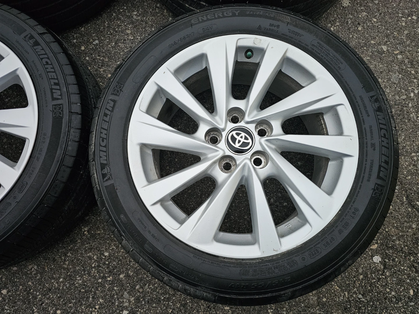 TOYOTA CAMRY O.E.M RIMS AND ALL SEASON TIRES 215/55 R17 - photo 3
