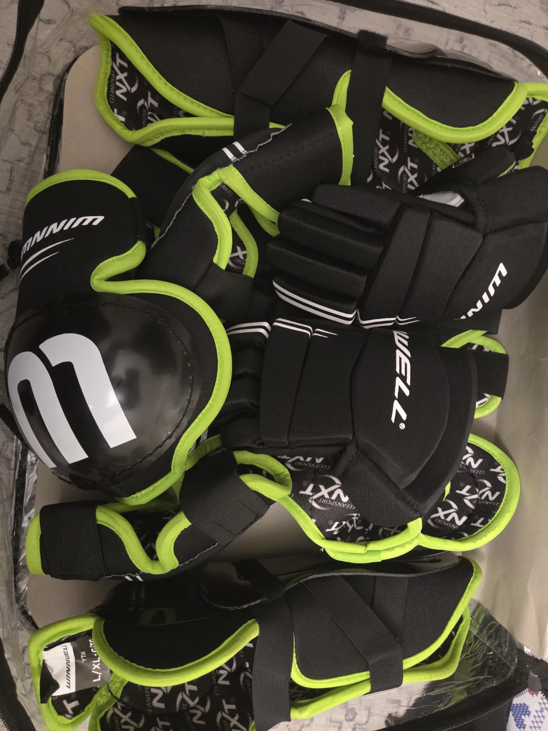 Winnwell Youth Hockey Starter Kit - Size L/G - photo 2