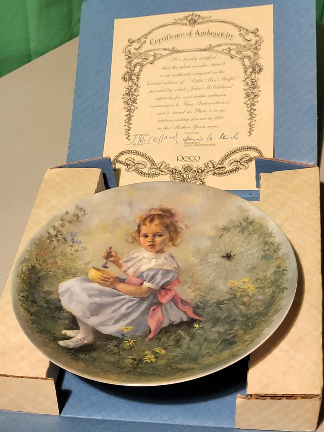 Reco International "Little Miss Muffet" Collector Plate - photo 4