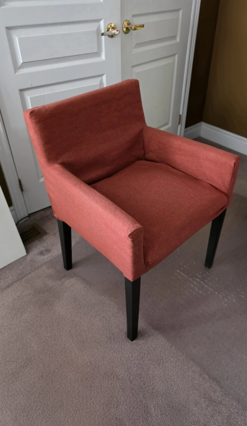 Bold red accent chair – perfect aesthetic for any room! - photo 2