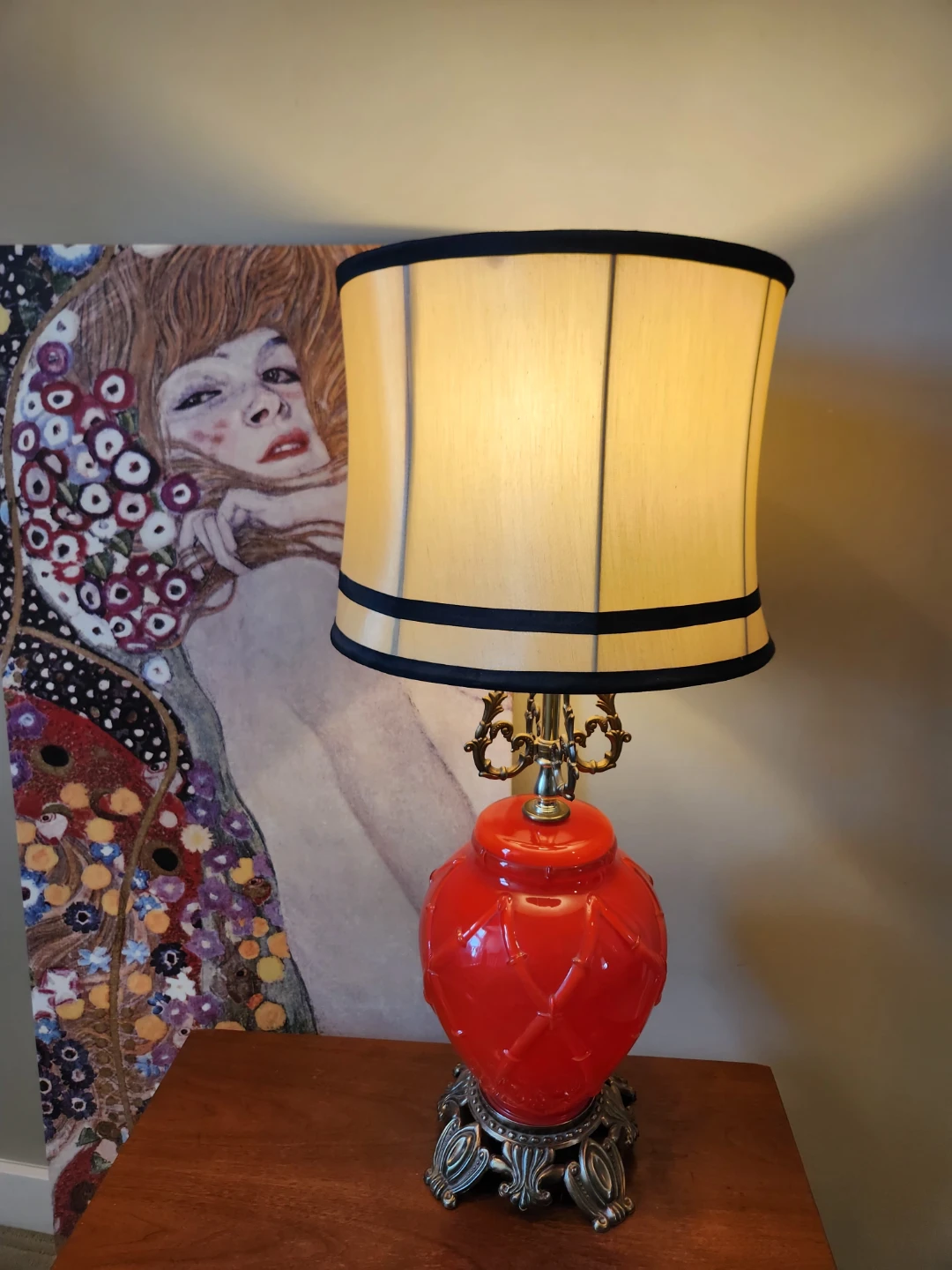 RARE Mid Century reverse painted Glass Lamp, DOPAMINE DECOR
