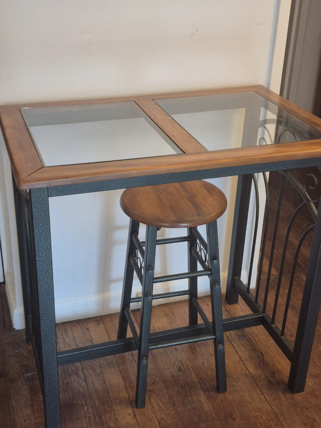 Dark Green n Wood Pub Table with  Stool
