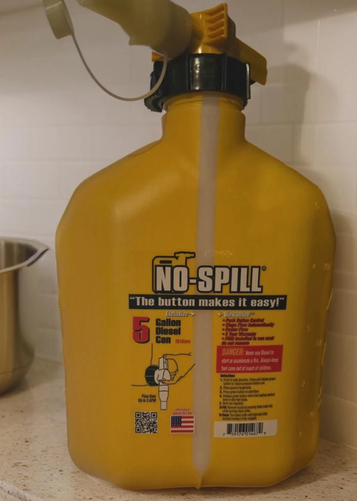 NO-SPILL 5 Gallon Gas & Diesel Can - photo 5