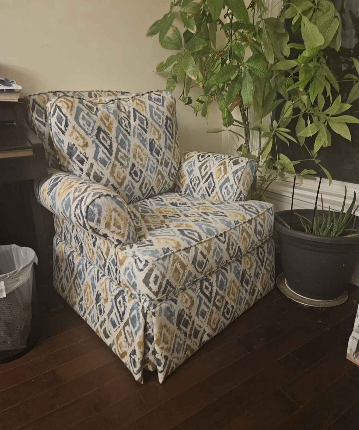 Accent Armchair with Geometric Pattern