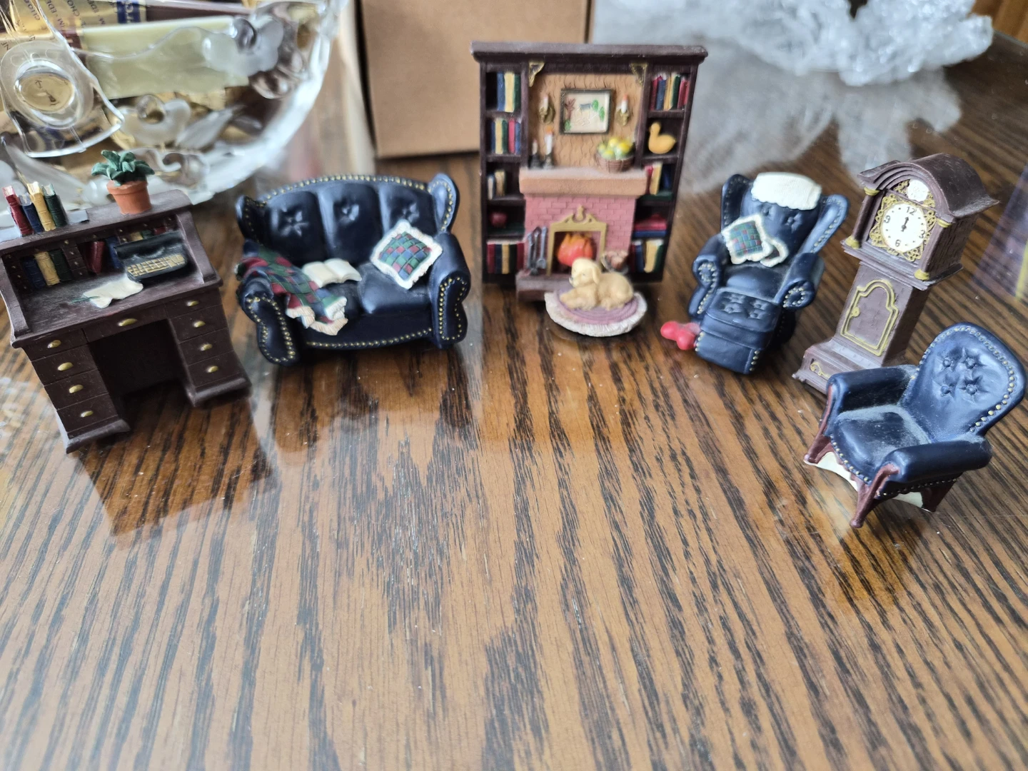 Avon Victorian Memories Collection Miniature Library Furniture