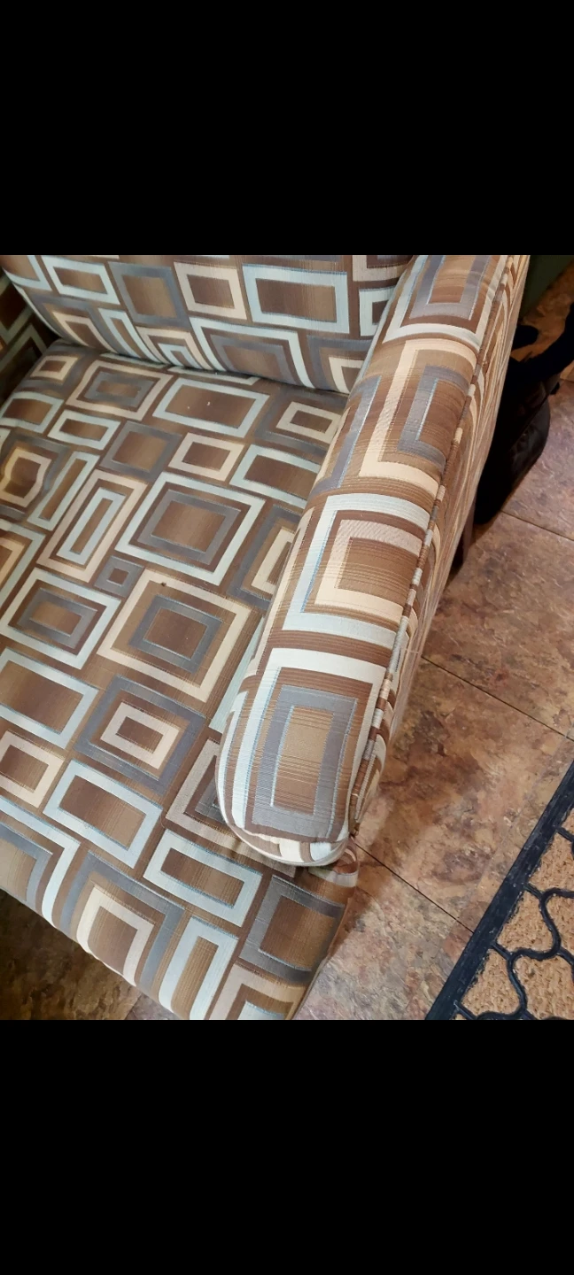 Accent Chair with Geometric Pattern - photo 4