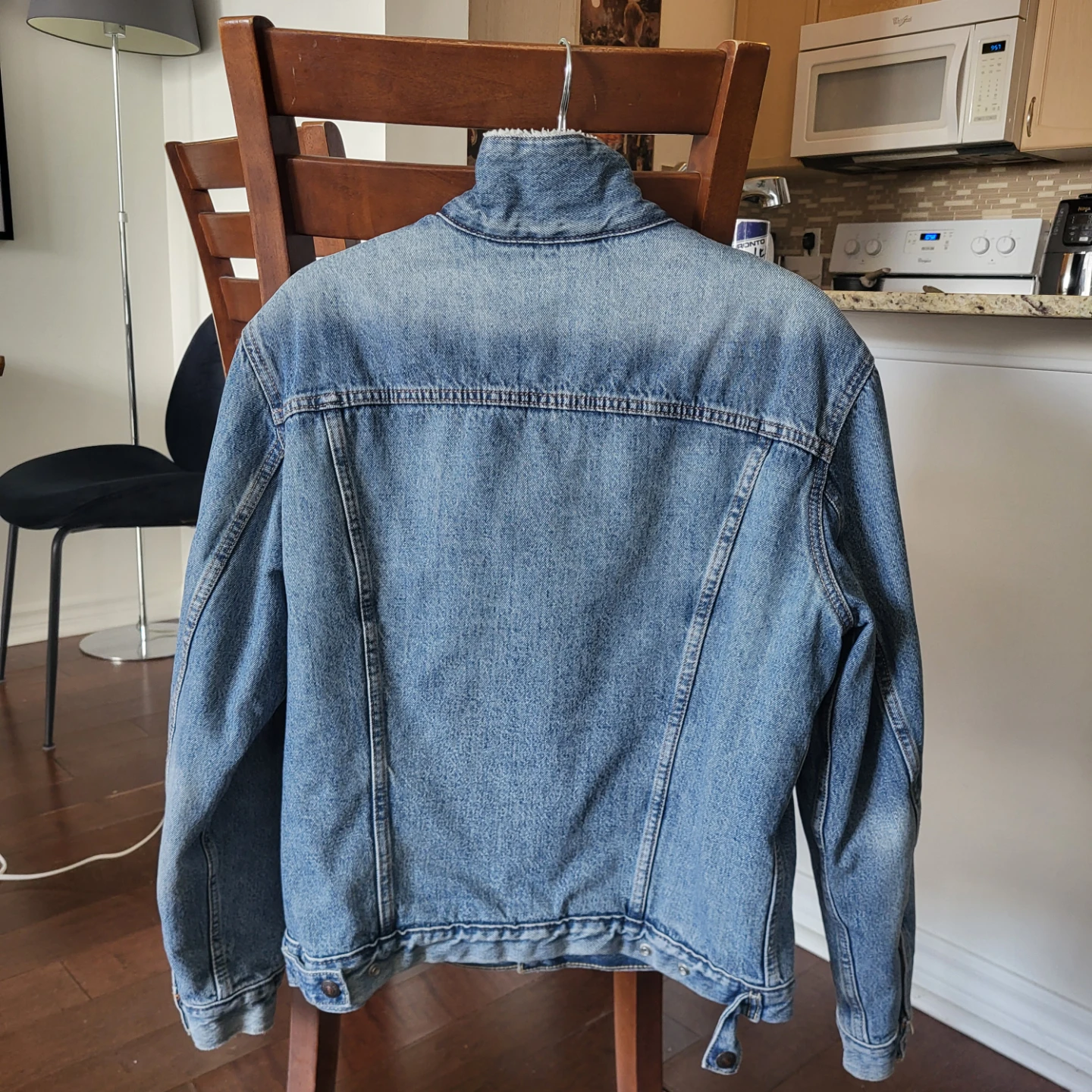 Levi Strauss & Co. Sherpa Lined Denim Trucker Jacket - Size M - photo 2