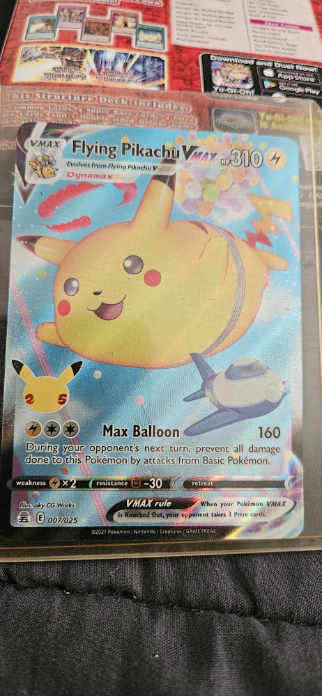 Pokémon Flying Pikachu VMAX Trading Card 007/025