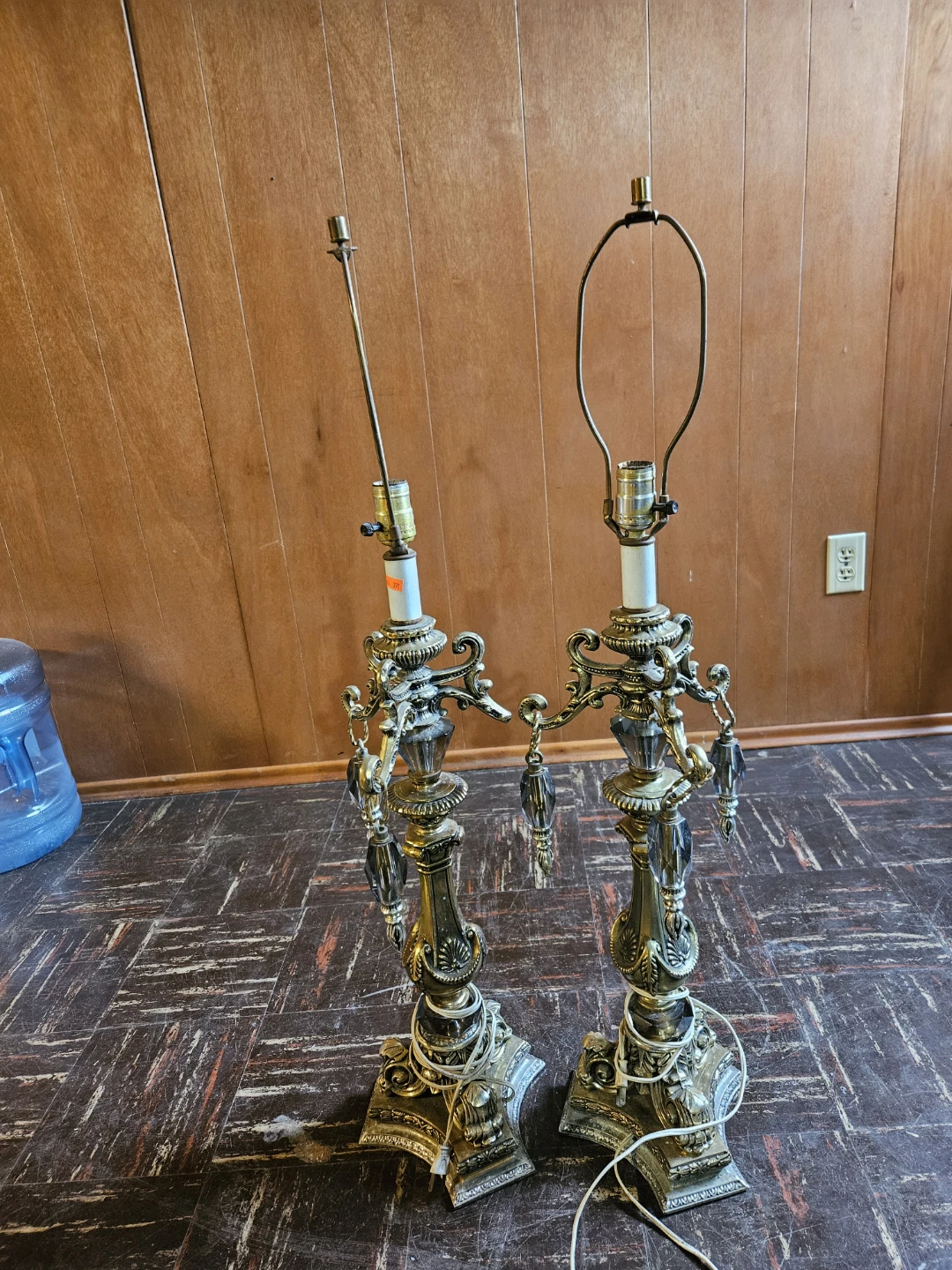 Pair of Vintage Ornate Table Lamps - photo 2
