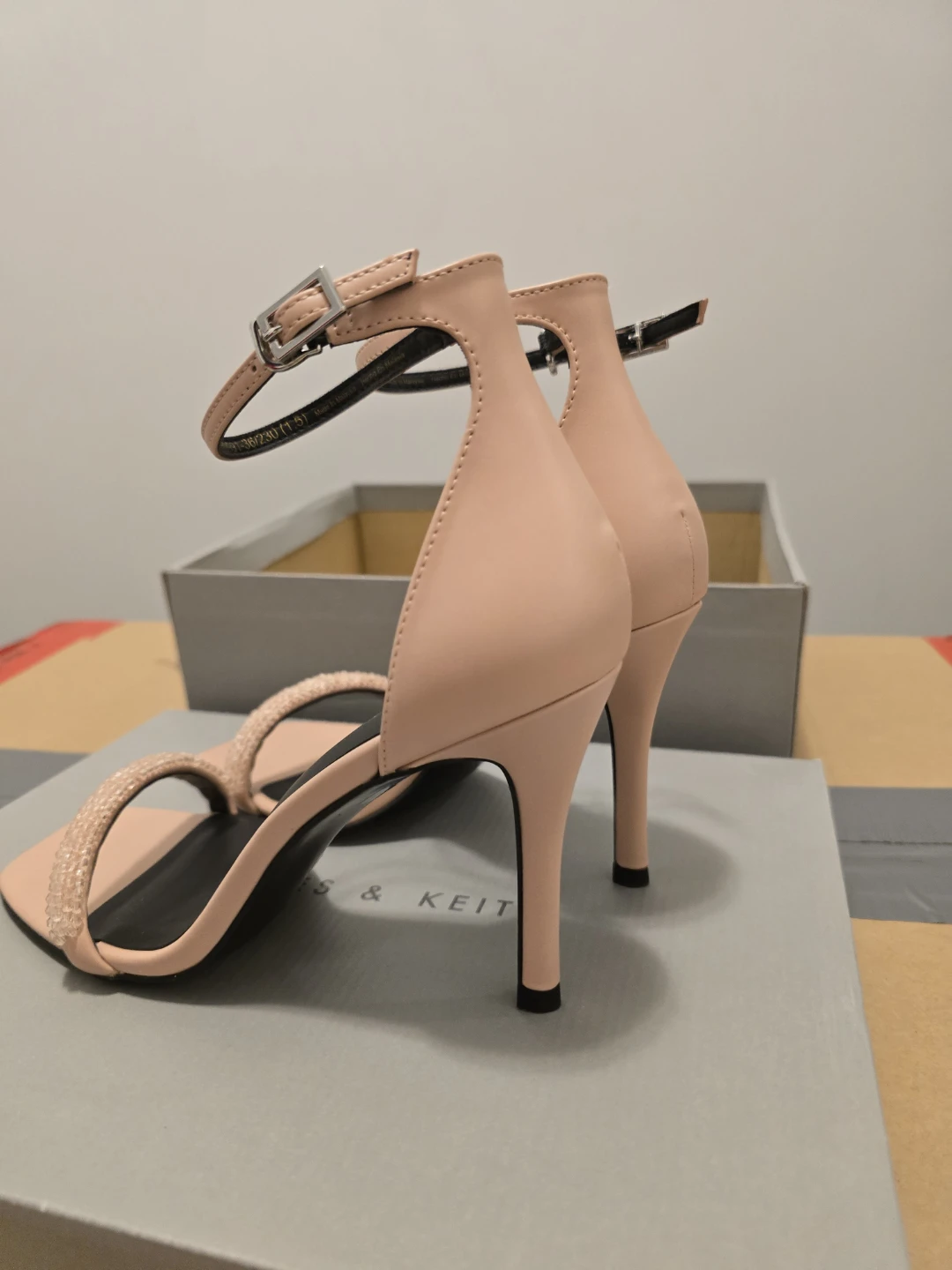 Charles & Keith Nude Heels - Size 36 - photo 2
