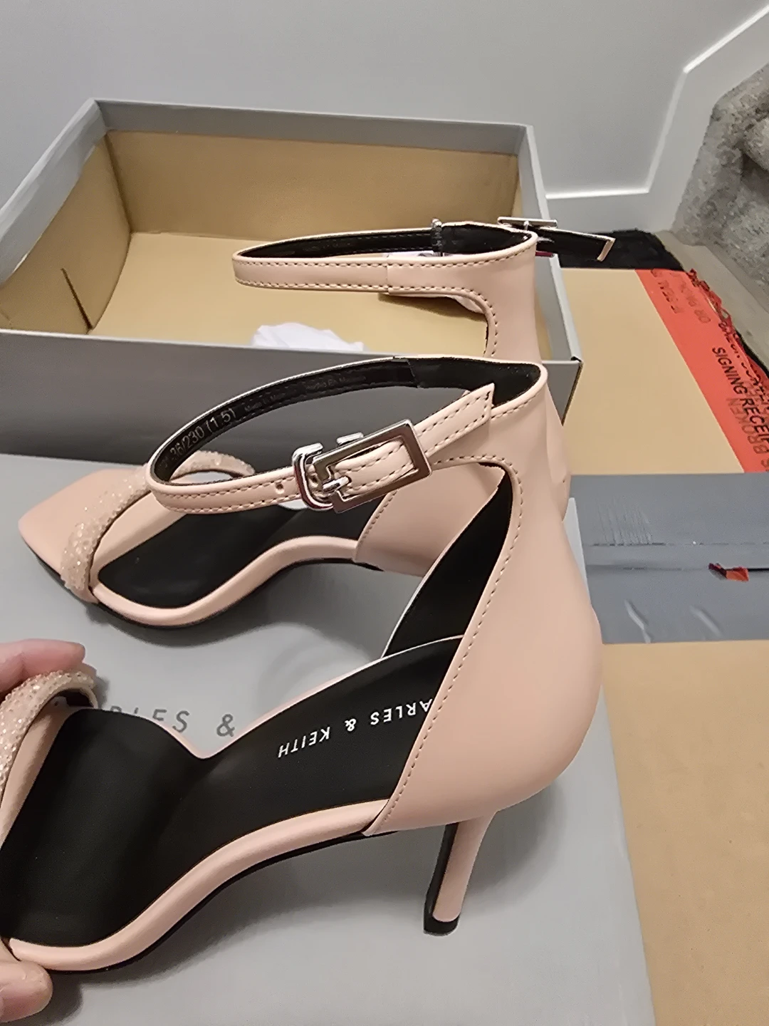 Charles & Keith Nude Heels - Size 36 - photo 3