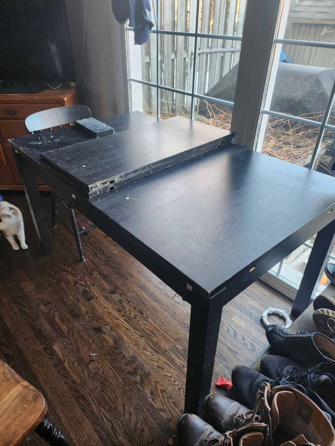 Heavy wooden table with 2 leaves - photo 2