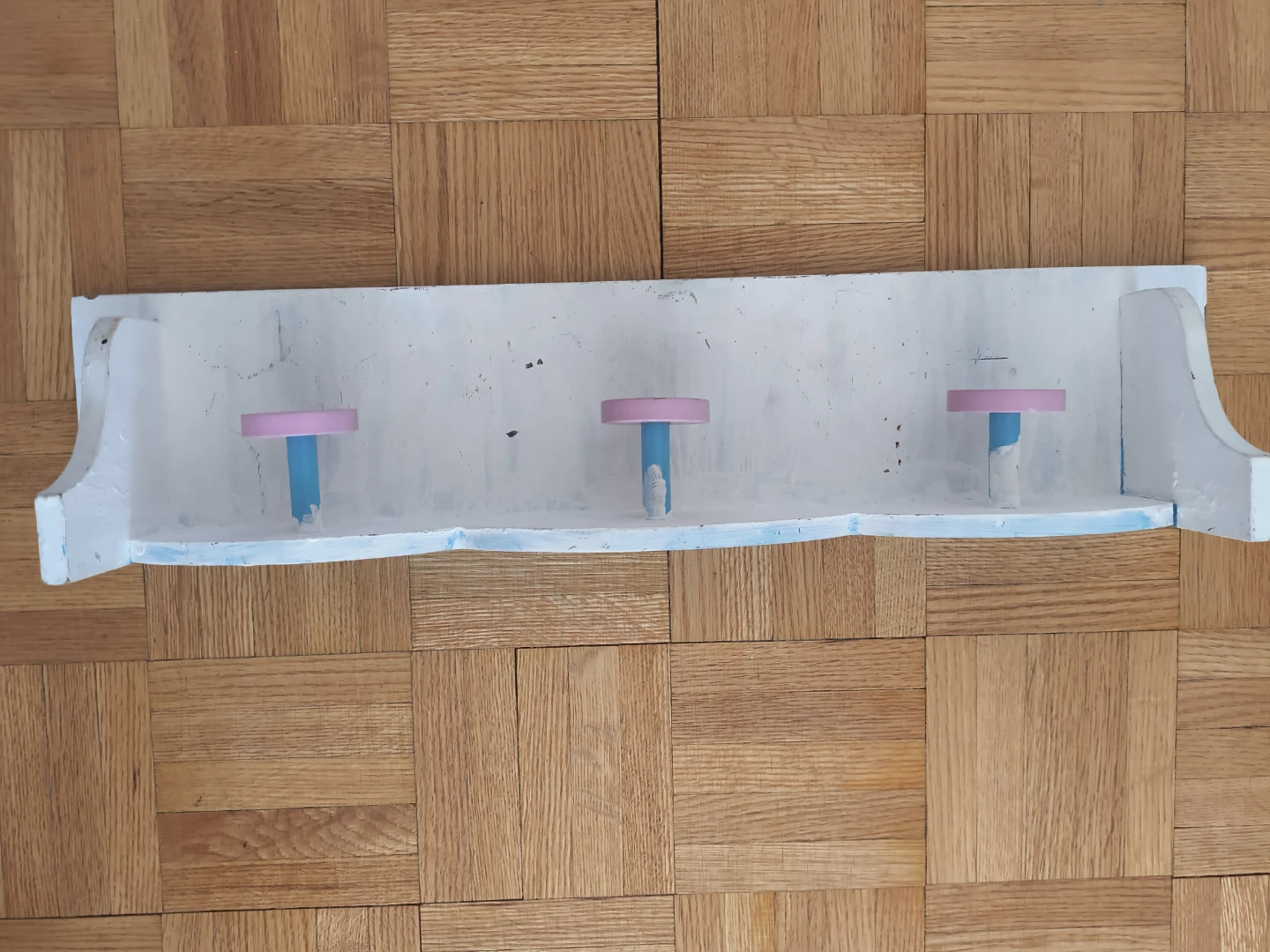 Kid's White Shelf with 3 Hooks - photo 2