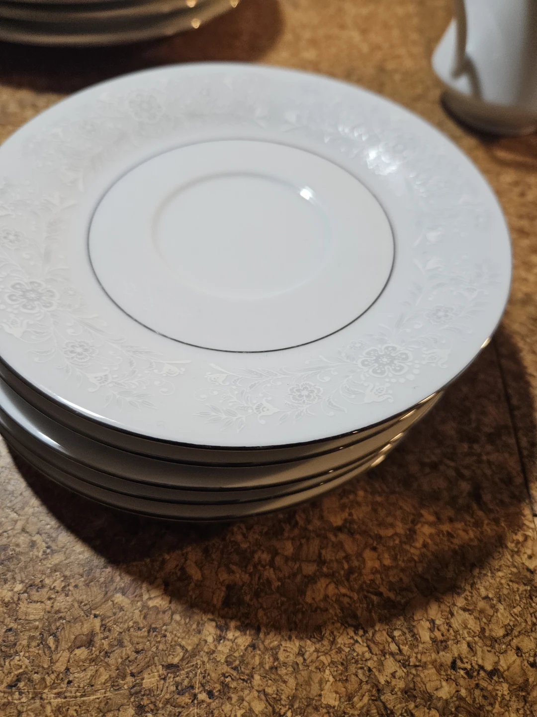 White Floral Pattern Teacups and Saucers Set - photo 4