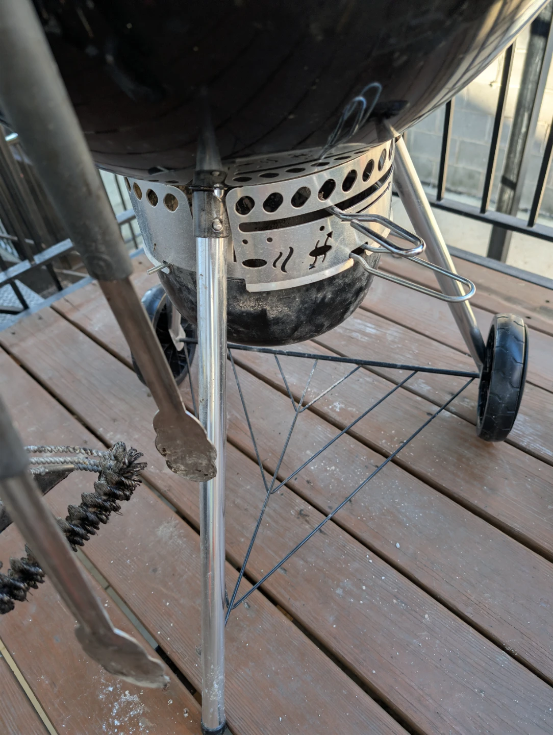 Weber Kettle Grill - photo 3