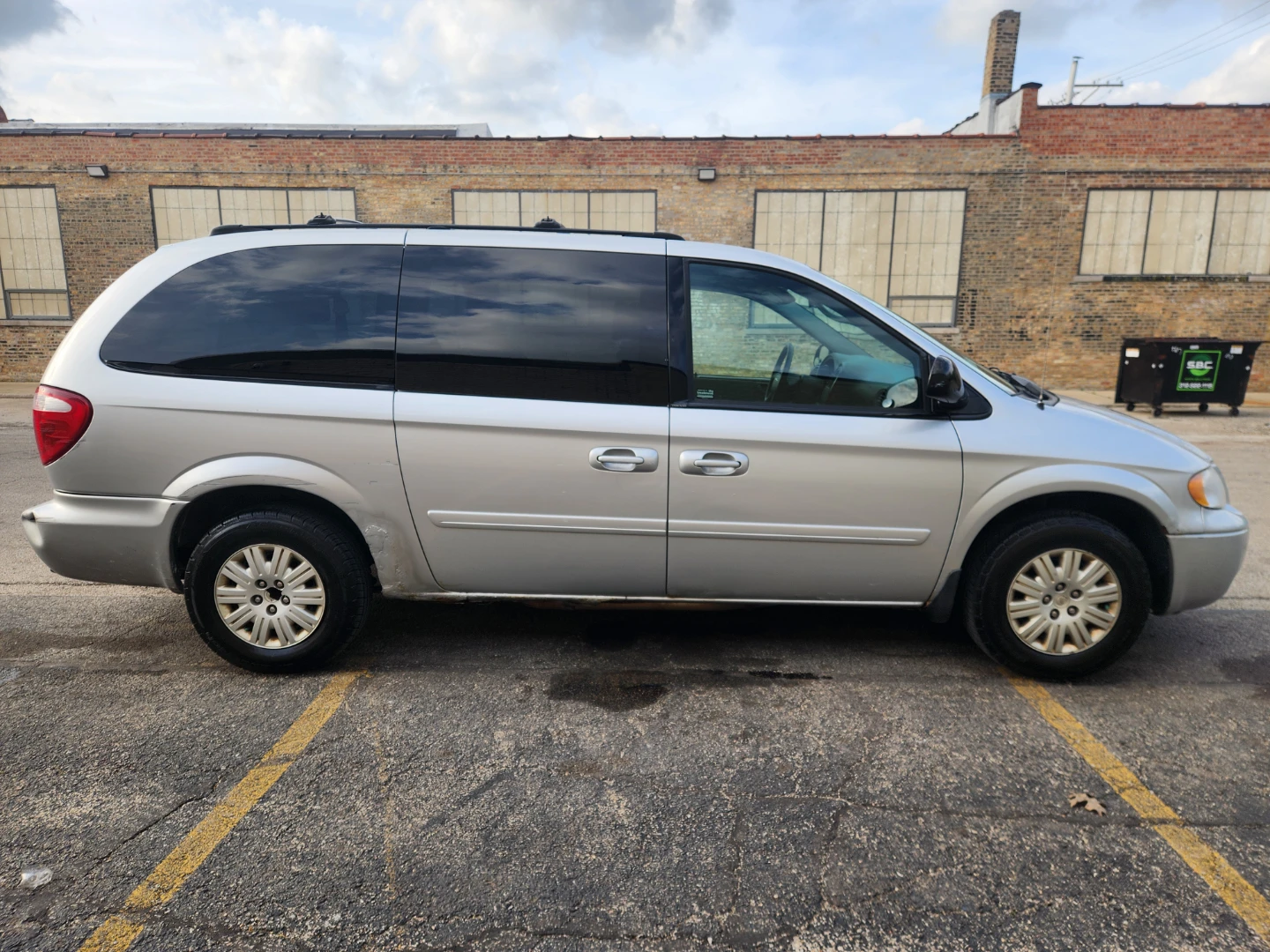 2005 Chrysler Town & Country LX - photo 4