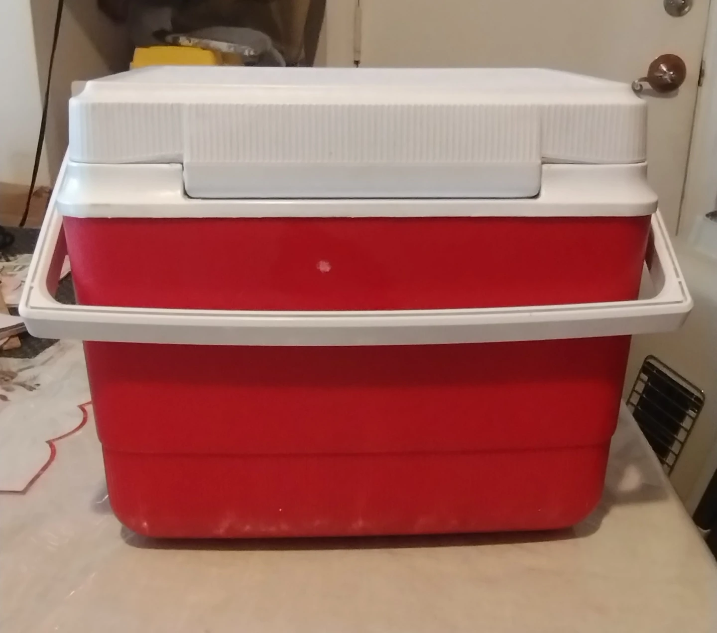 Rubbermaid Cooler - photo 4