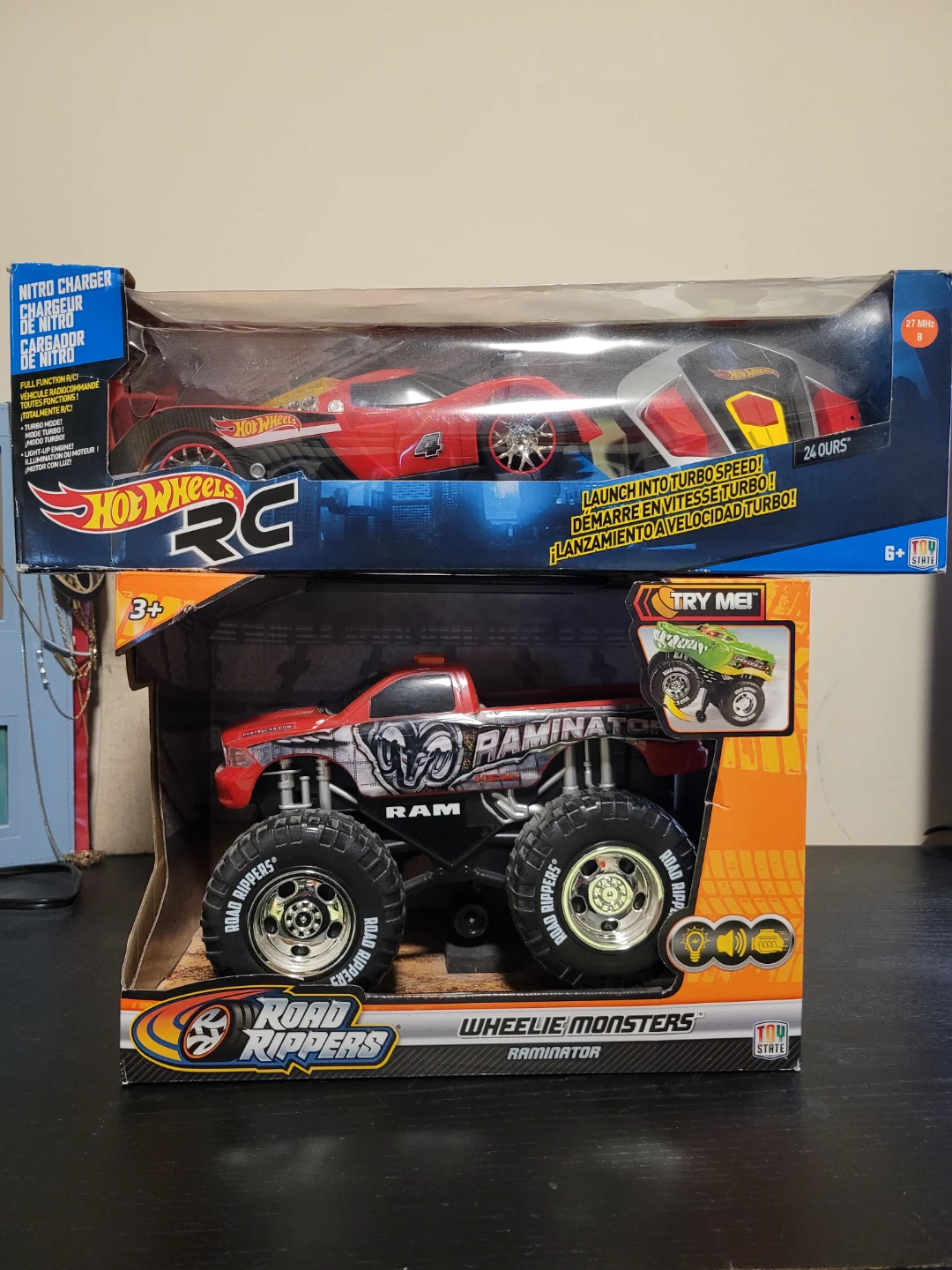 Hot Wheels RC Nitro Charger & Road Rippers Wheelie Monster