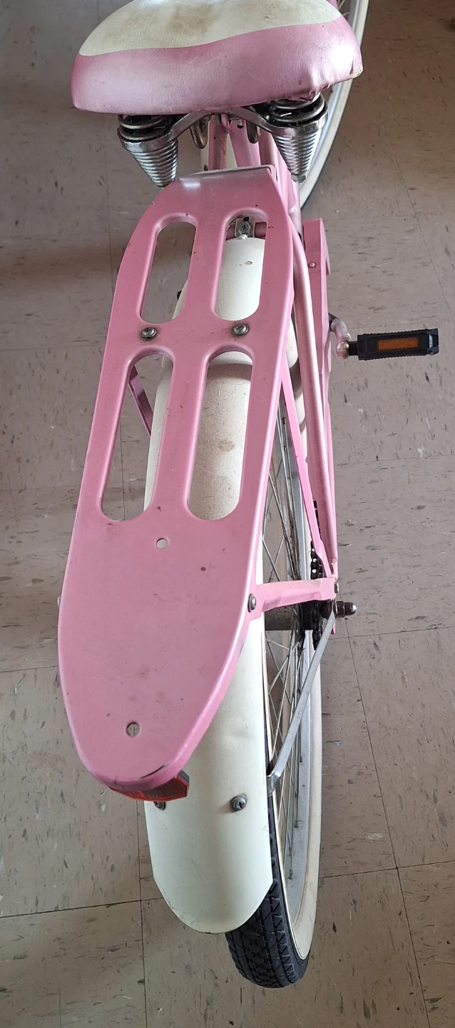 Schwinn Pink Cruiser Bicycle - photo 5