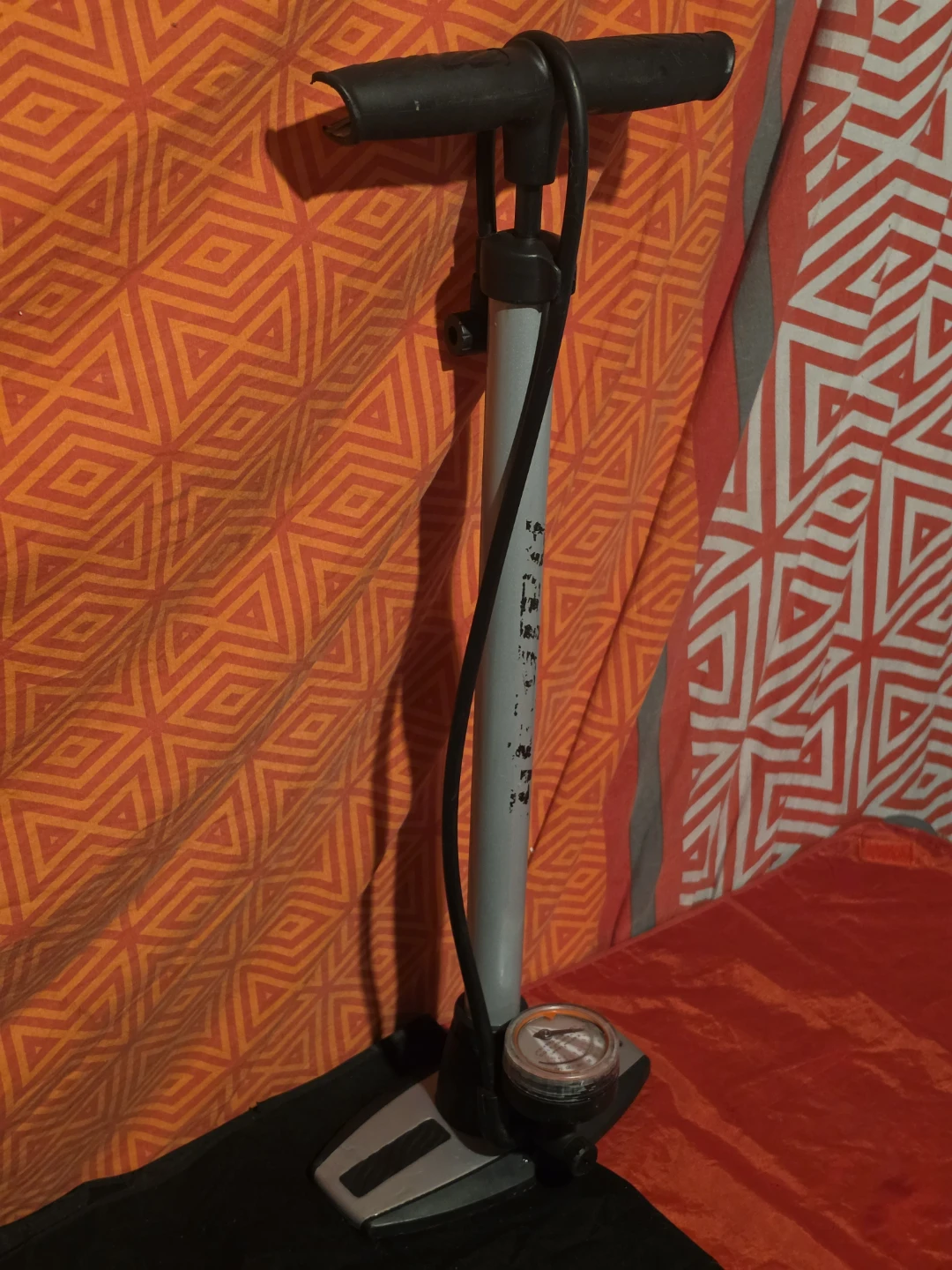 Floor Bicycle Pump with Gauge - photo 3