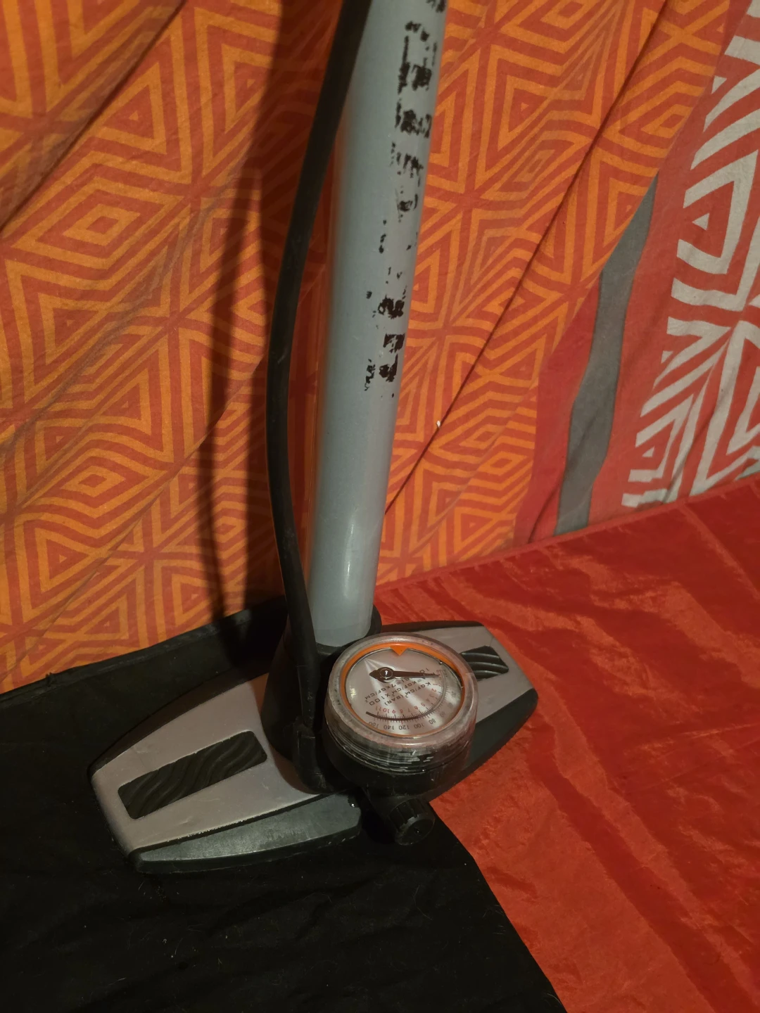 Floor Bicycle Pump with Gauge - photo 4