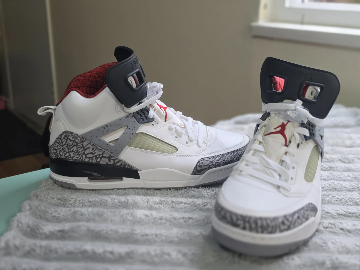 Jordan Sneakers - photo 4