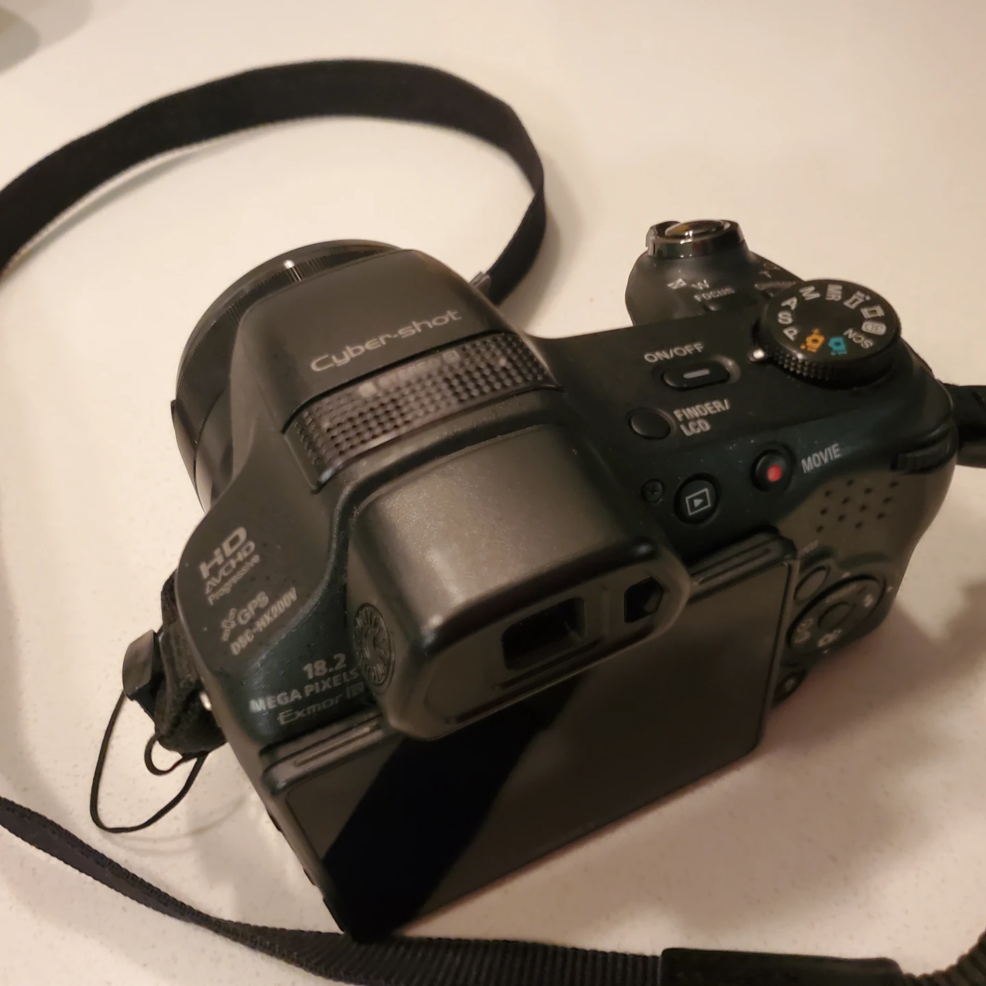 Sony Cyber-shot DSC-HX200V Digital Camera
