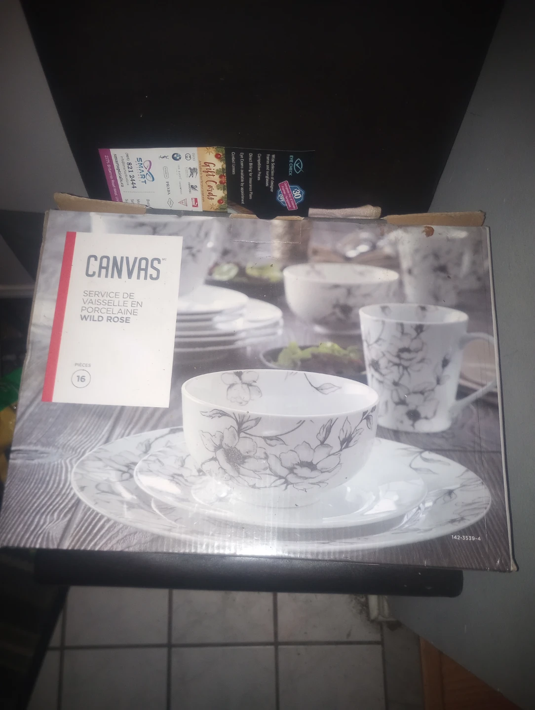 CANVAS Wild Rose 16-Piece Porcelain Dinnerware Set