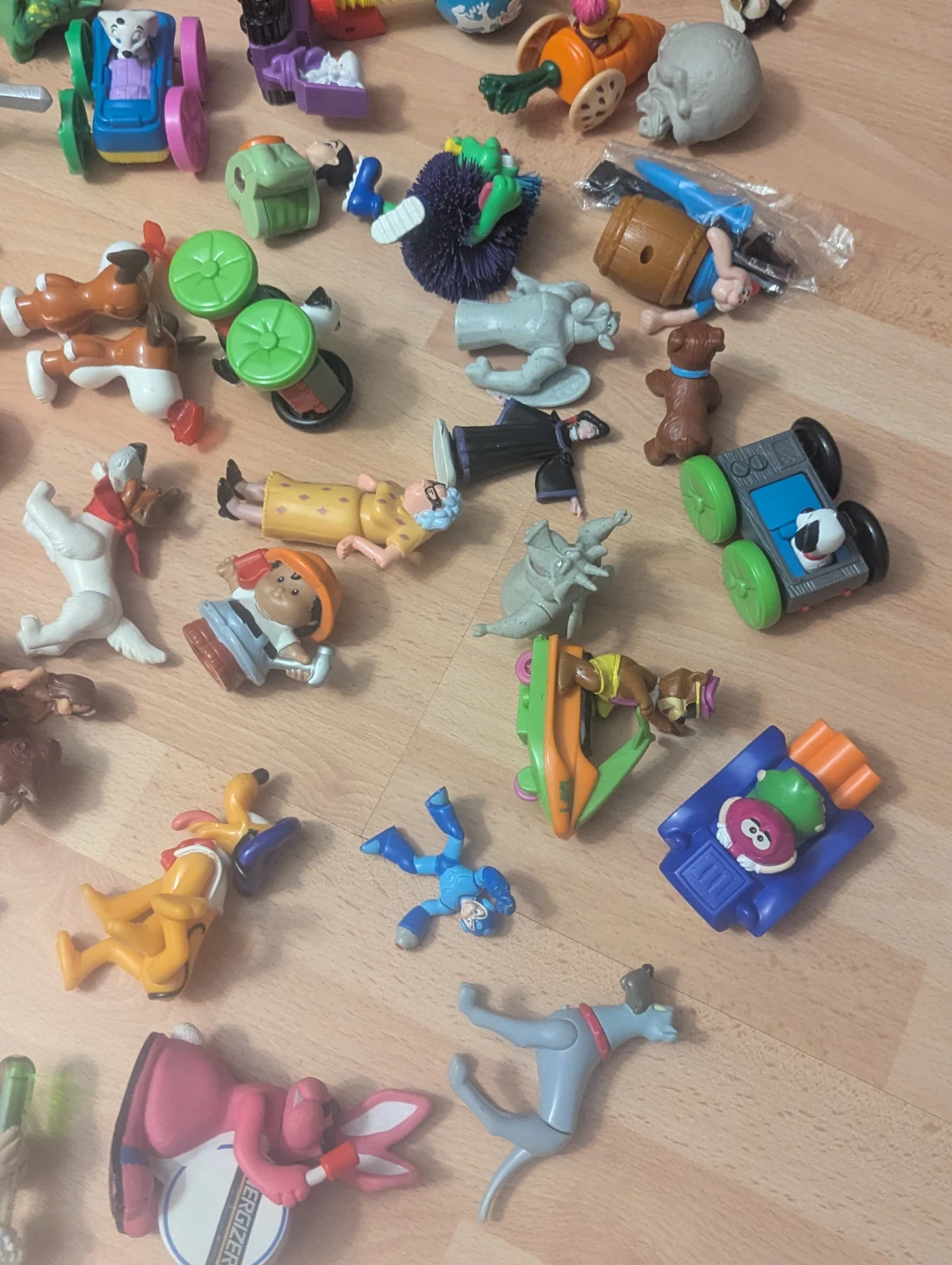 MAKE AN OFFER: LOT OF TOY FIGURES - photo 4