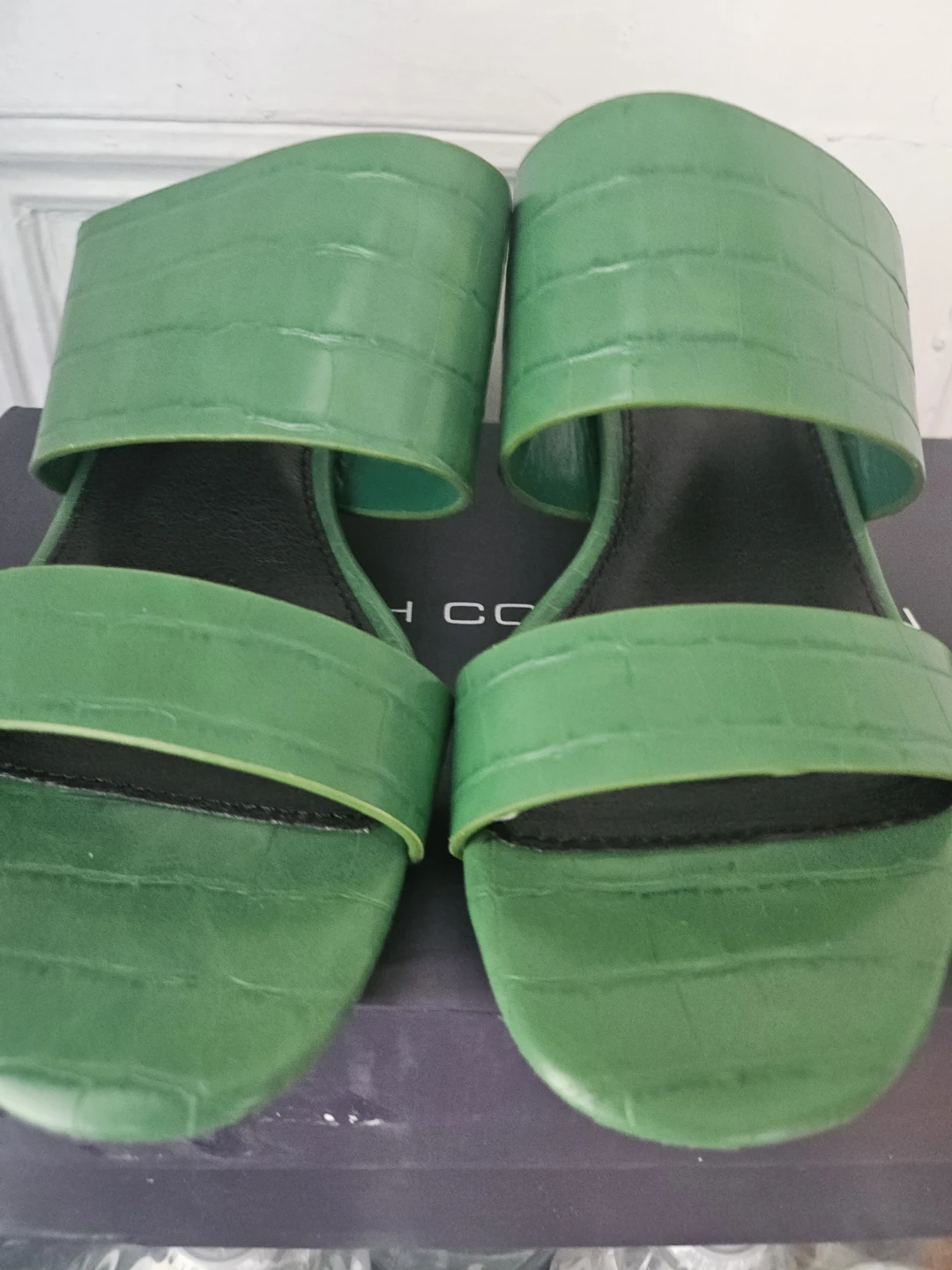 French Connection Green Crocodile Embossed Block Heels - photo 2