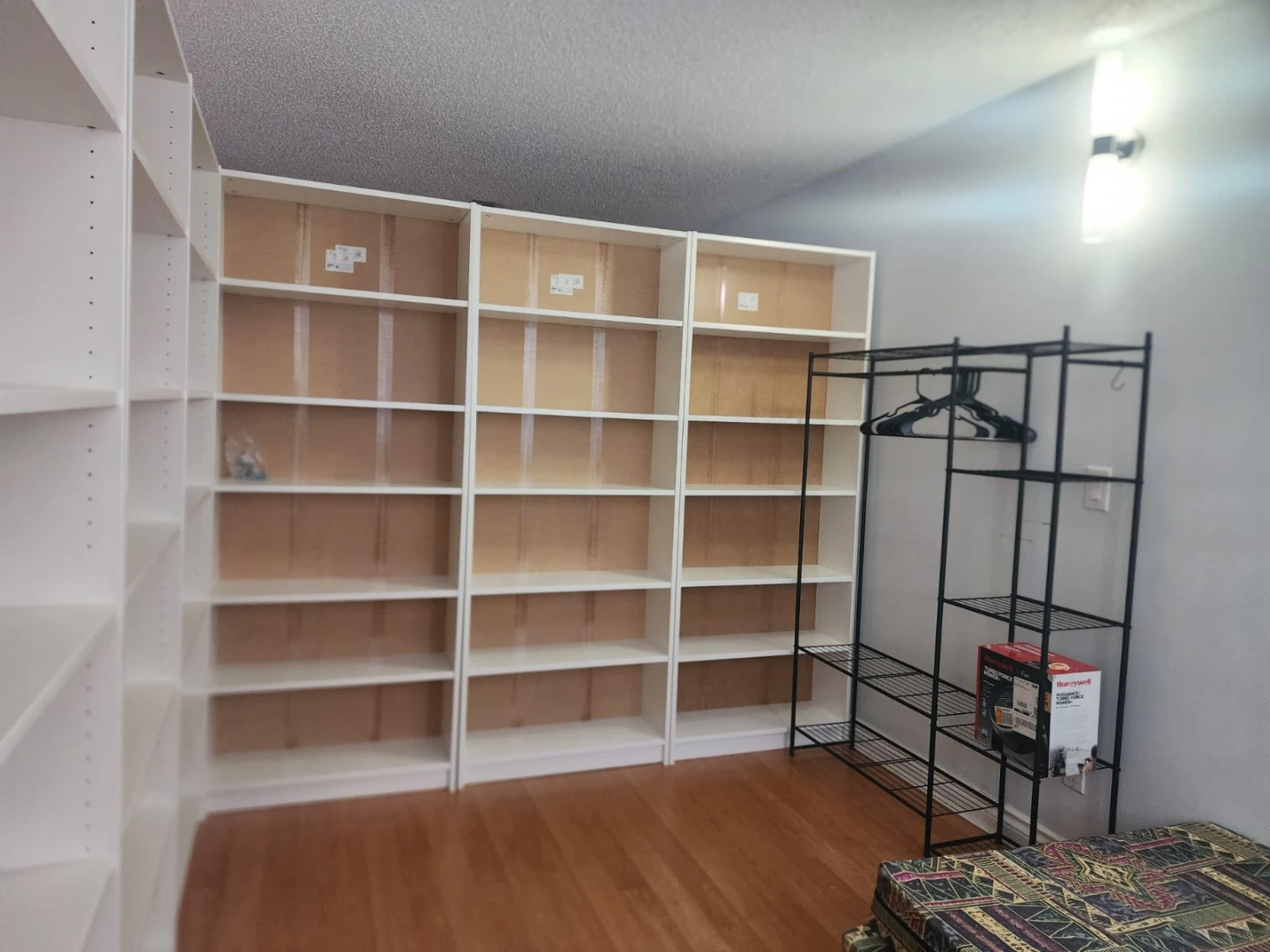 Furnished Room for Rent – $550 – Near Transit – August 1st - photo 4