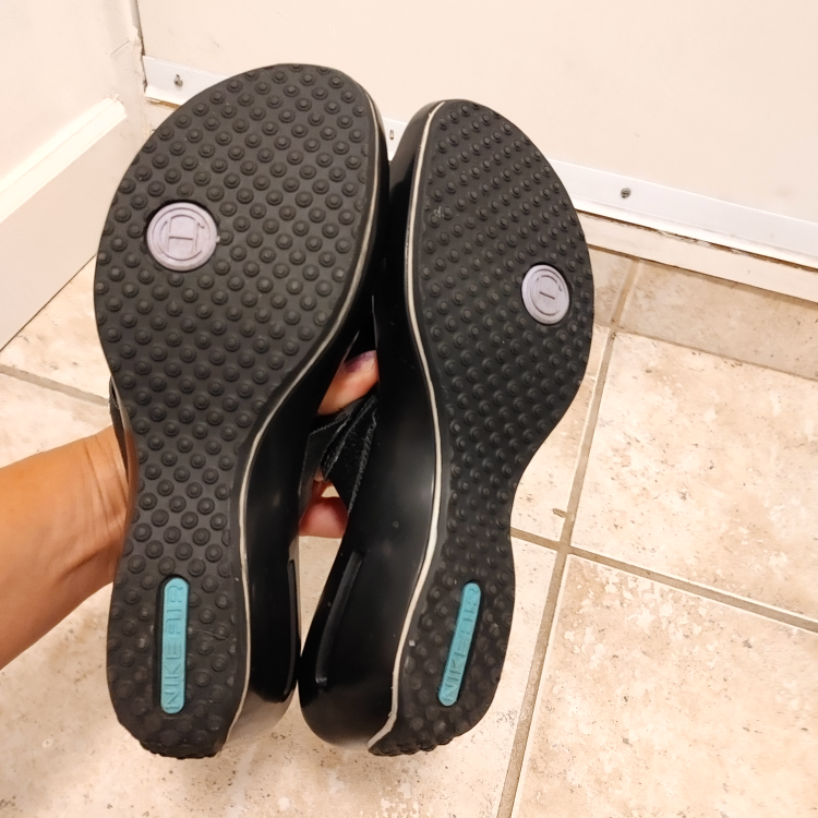Women's Black Leather Wedge Sandals size 8.5 - photo 5