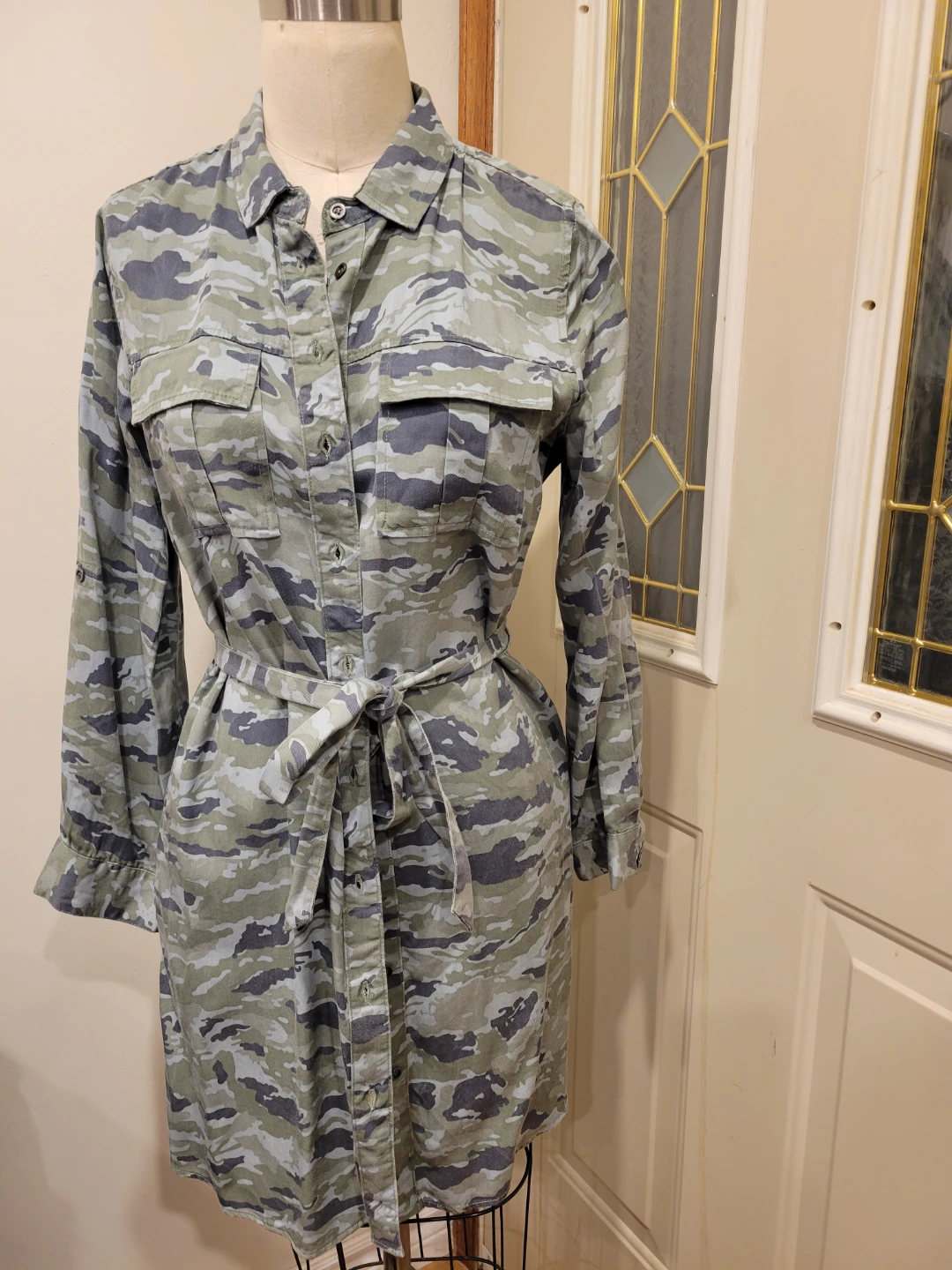 Velvet Heart Camo Shirt Dress Size Medium