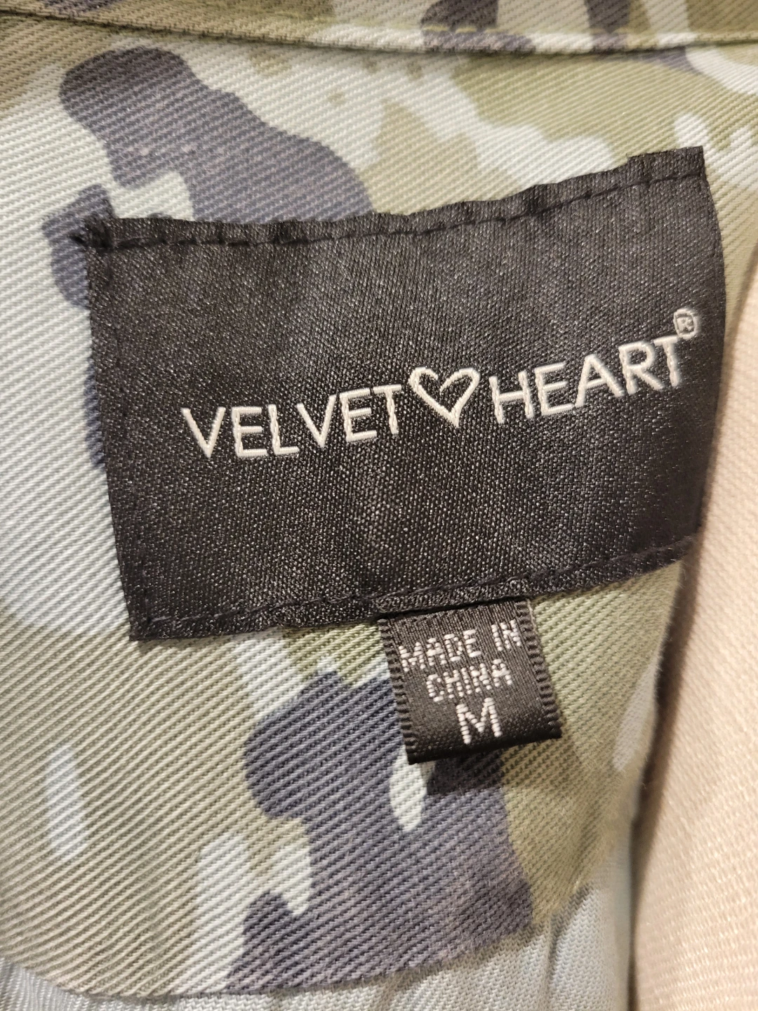 Velvet Heart Camo Shirt Dress Size Medium - photo 3