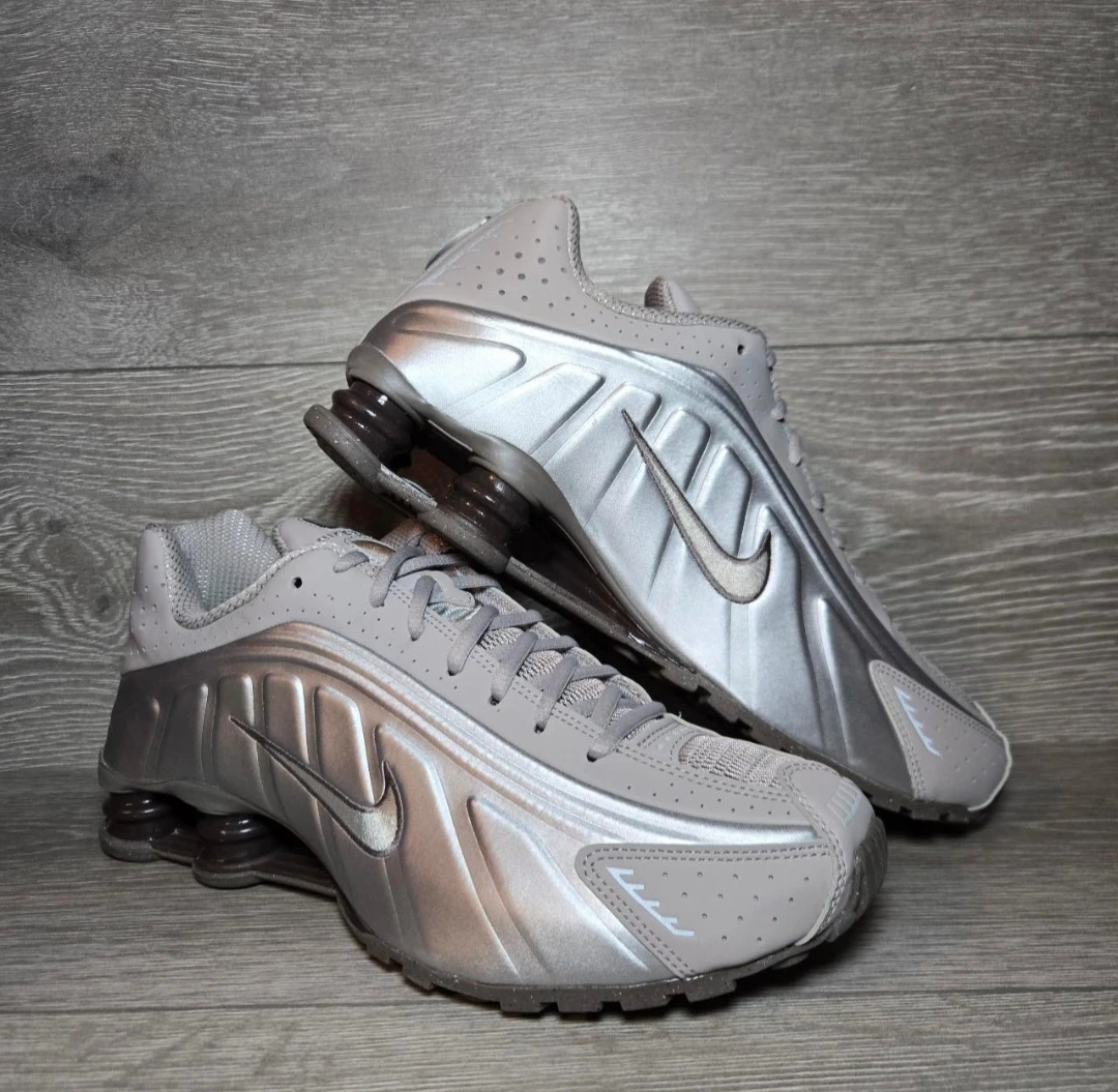 Nike Shox R4 Mens Shoes - photo 2
