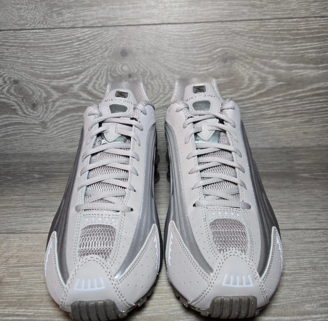 Nike Shox R4 Mens Shoes - photo 3