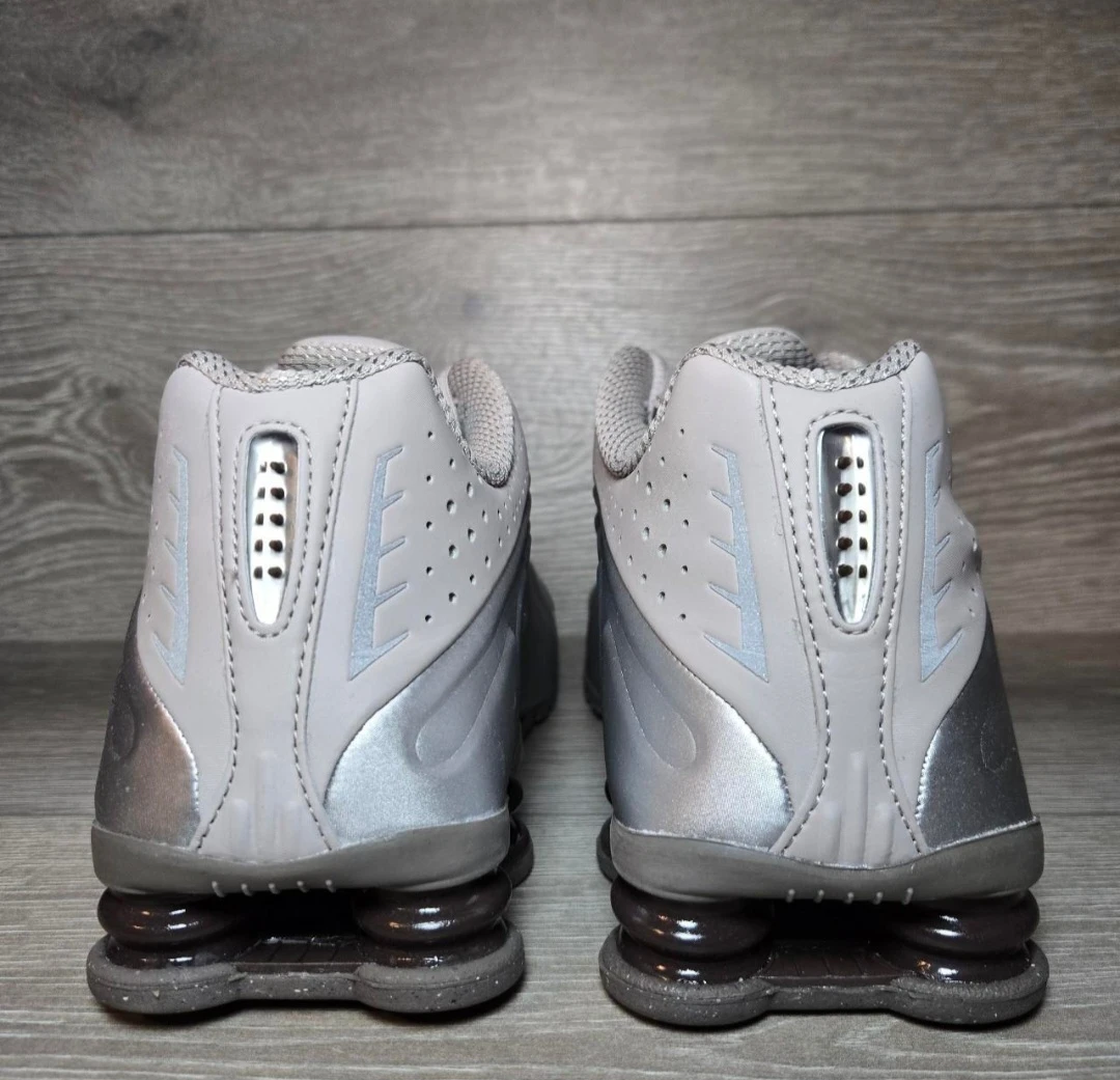 Nike Shox R4 Mens Shoes - photo 4