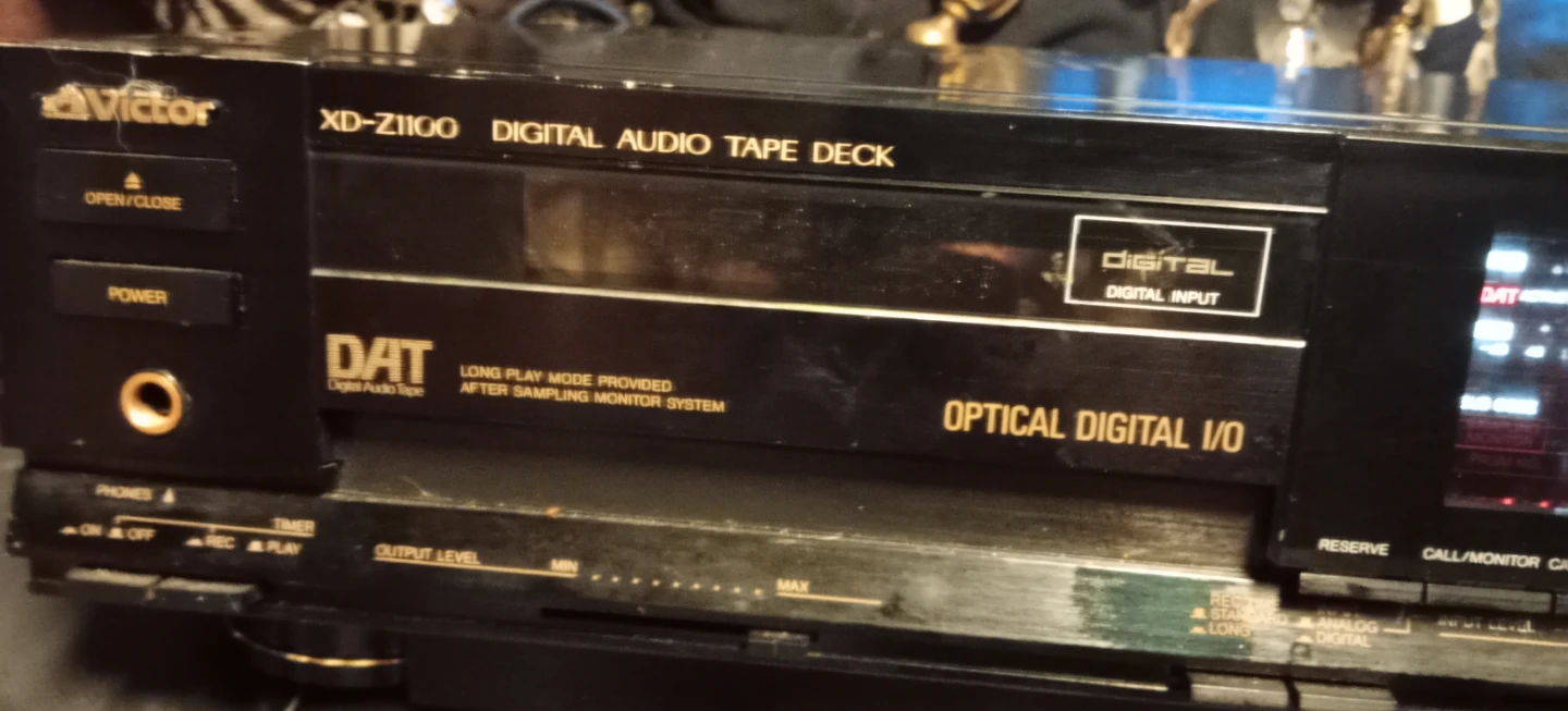 Victor XD-Z1100 Digital Audio Tape Deck - photo 2