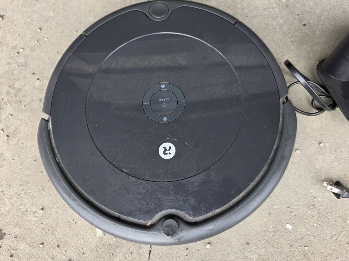 iRobot Roomba 600 Series Robot Vacuum - photo 3