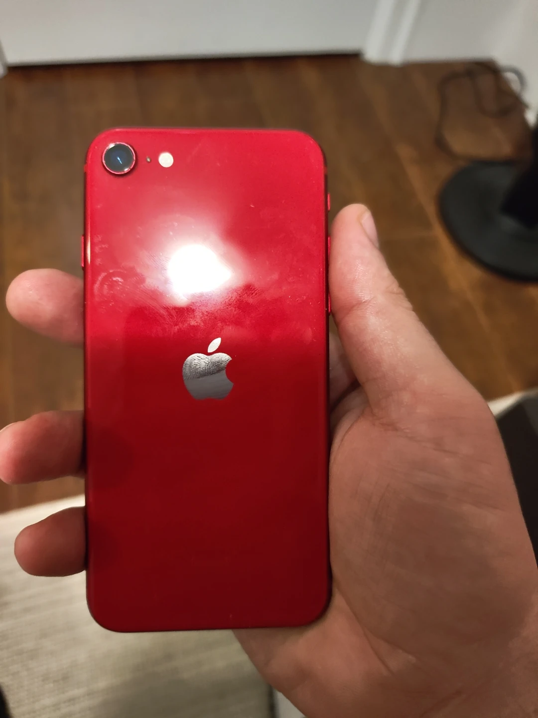 iPhone SE Gen2 - photo 2