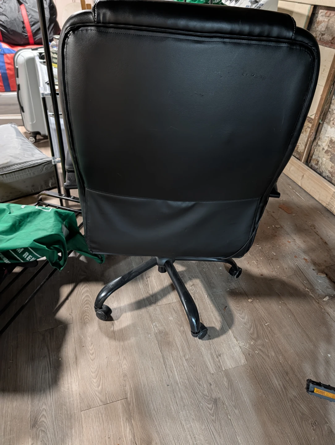 Black Faux Leather Office Chair with a massage USB - photo 3