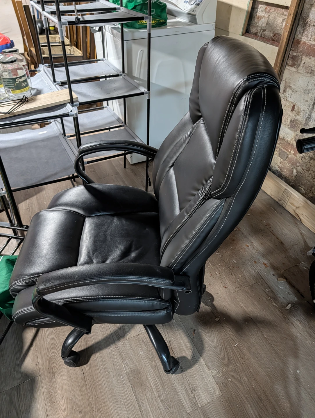 Black Faux Leather Office Chair with a massage USB - photo 4
